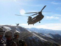 Американский военный вертолет над территорией Афганистана. Фото: http://en.wikipedia.org/wiki/Afghanistan