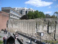 Участкок стены римского периода в Лондоне