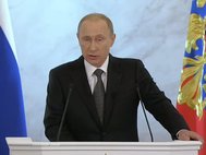 Президент России Владимир Путин выступает с Посланием Федеральному собранию в Георгиевском зале Кремля