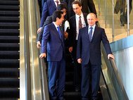 В. Путин встретился с Премьер-министром Японии С. Абэ. 