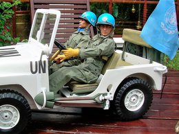 Игрушка: солдаты ООН