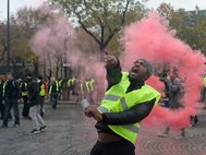 Француз протестует против повышения цен на топливо