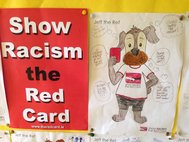 Покажи расизму красную карточку