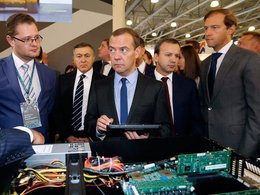 Дмитрий Медведев на выставке «Импортозамещение»