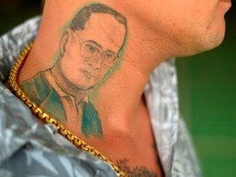 Татуировка с изображением тайского короля Пхумипона Адульядета