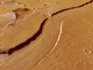 Видео полета над Марсом