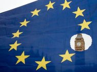 Флаг ЕС с вырезанной звездой