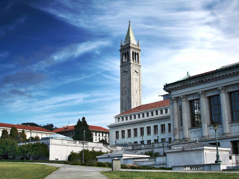 Одно из здание Калифорнийского университета в Беркли